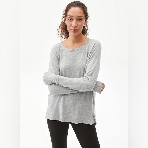 Michael Stars Treasure Notch Top - Picture 6 of 7